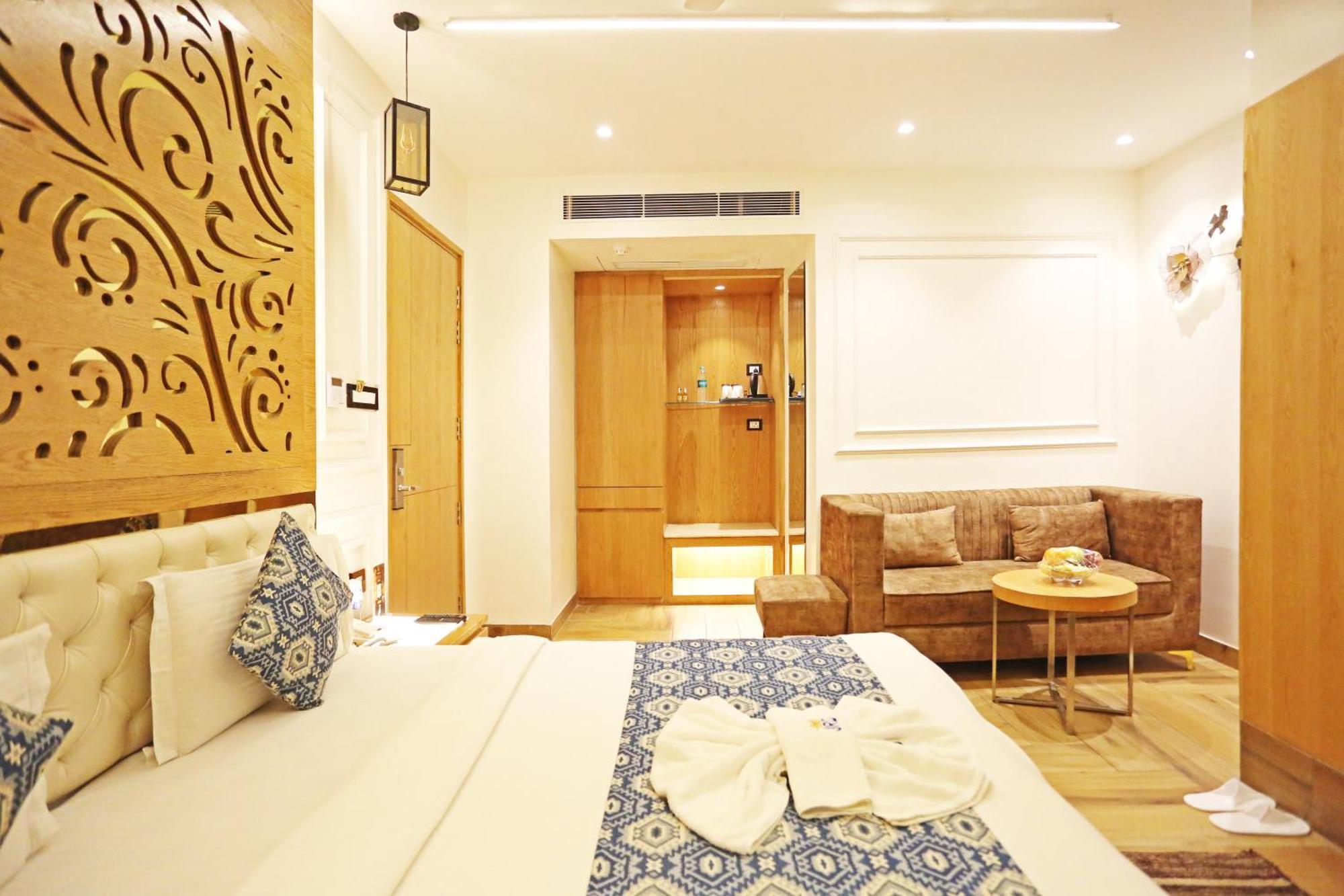 Jrd Luxury-Business Hotel New Delhi Exterior photo