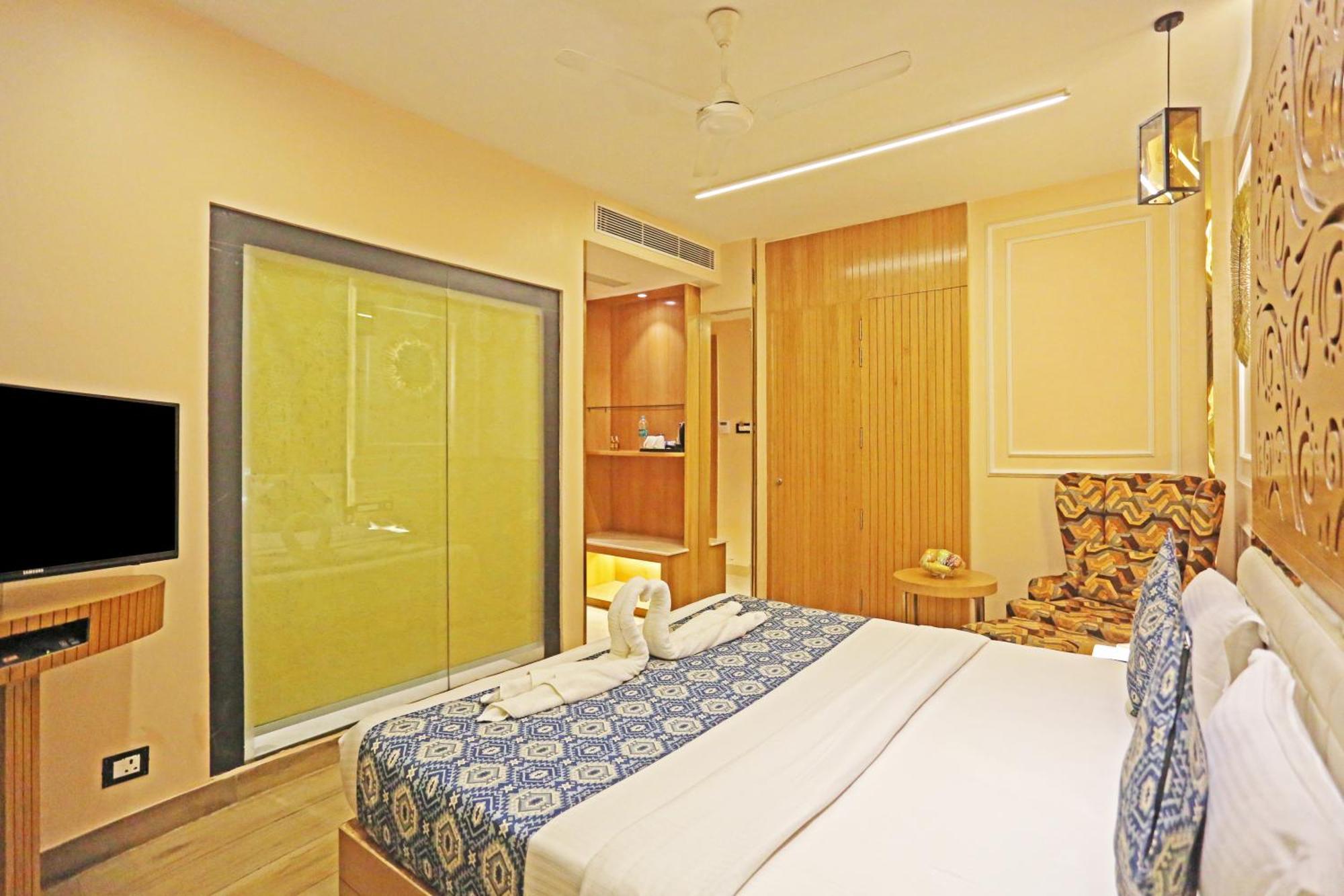 Jrd Luxury-Business Hotel New Delhi Exterior photo