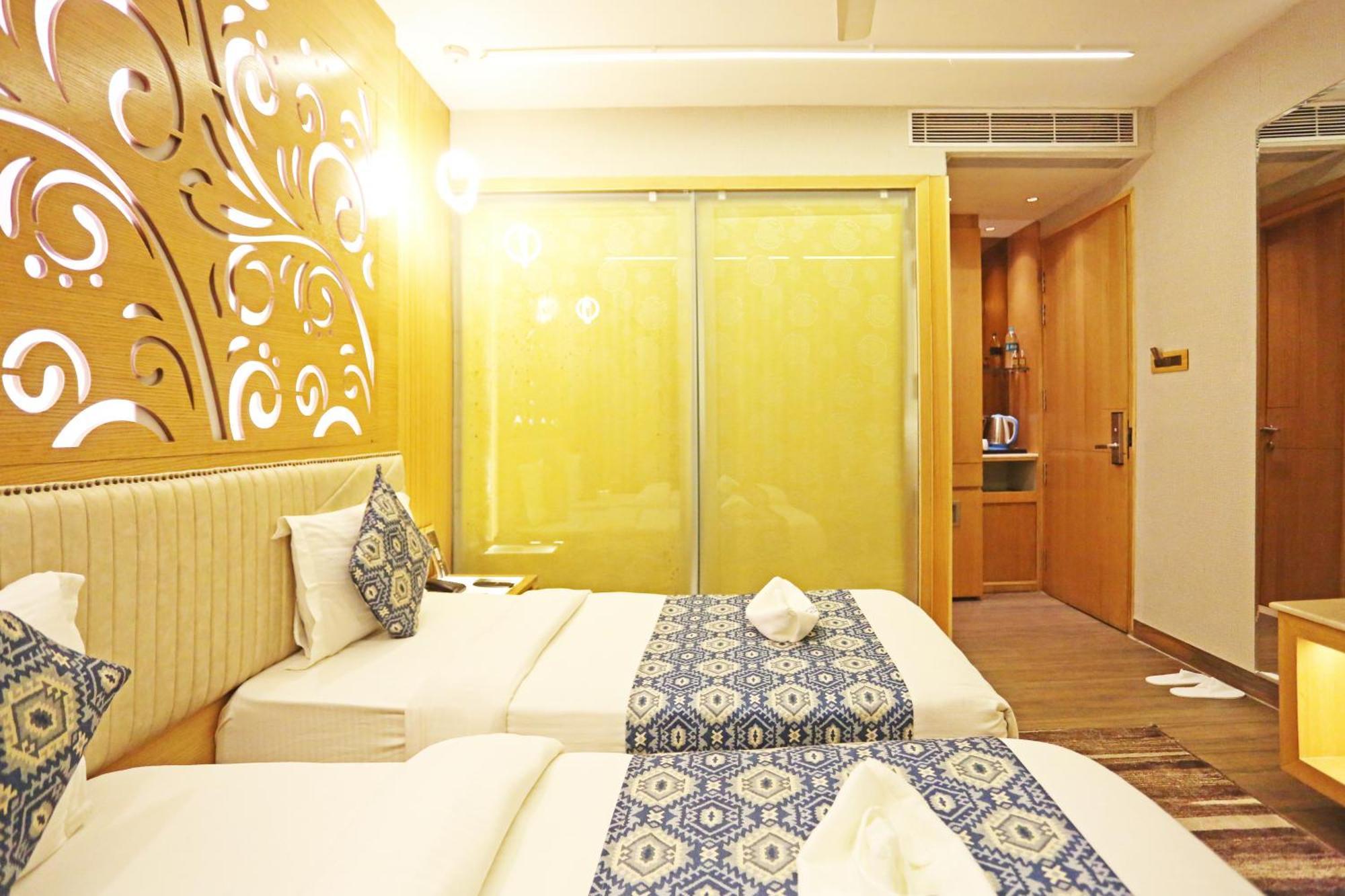 Jrd Luxury-Business Hotel New Delhi Exterior photo