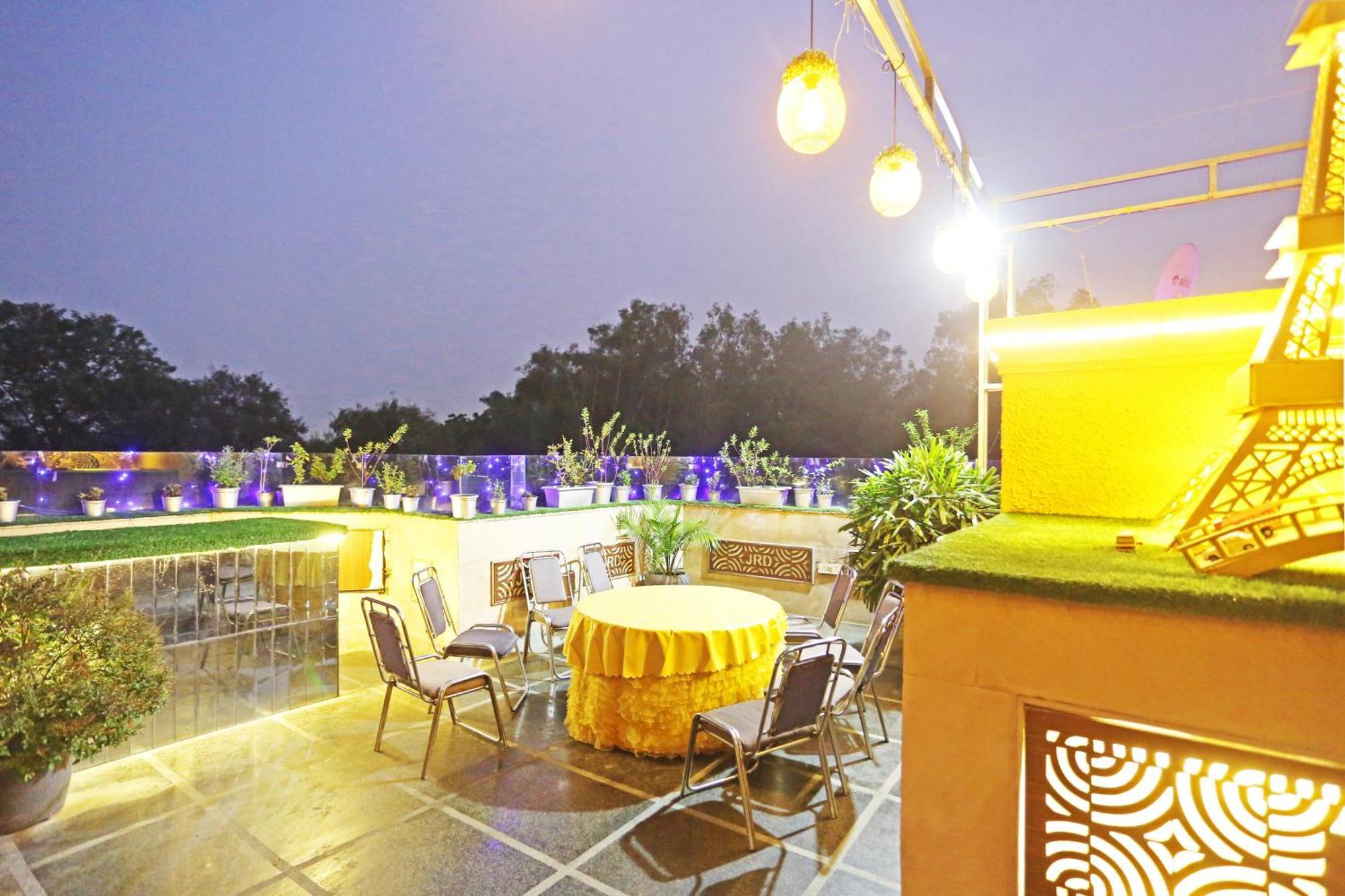 Jrd Luxury-Business Hotel New Delhi Exterior photo