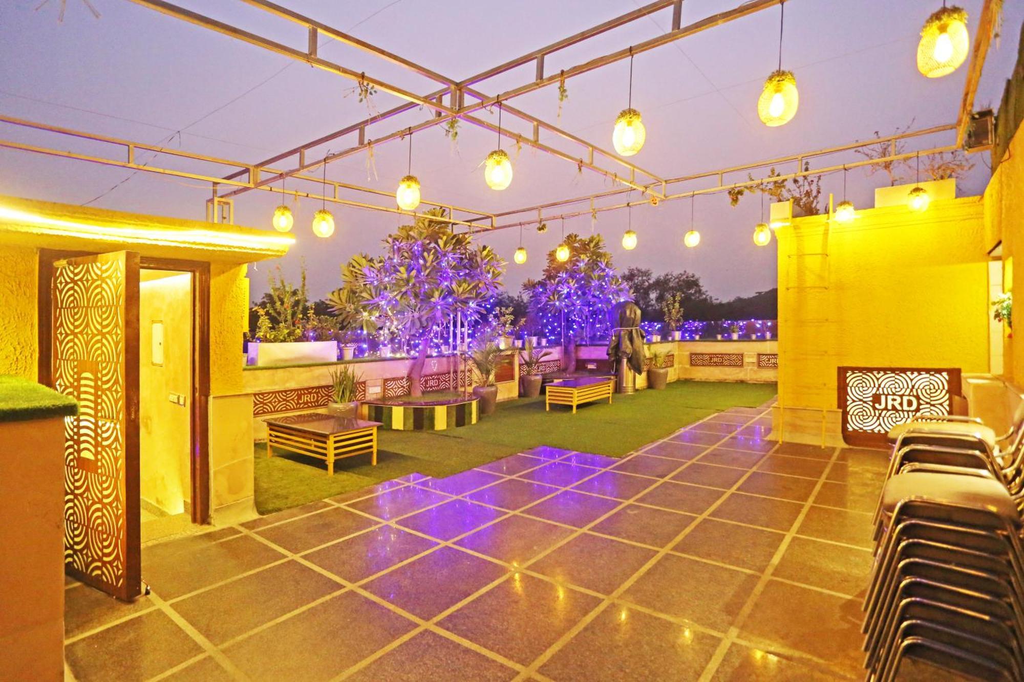 Jrd Luxury-Business Hotel New Delhi Exterior photo